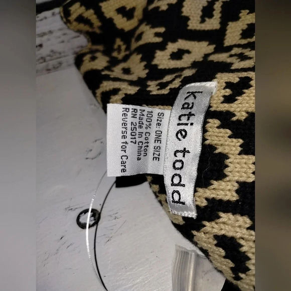 Katie Todd Leopard Scarf One Size Buttons Wrap‎ Thick Cozy Warm Winter Animal - Picture 4 of 6